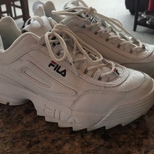 Size US 9 Women’s Fila. Worn 2X